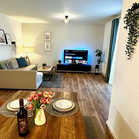 Geraeumiges 2R City-Apartment Uninaehe Mit Tv Streaming, Terrasse Magdeburg Exterior foto
